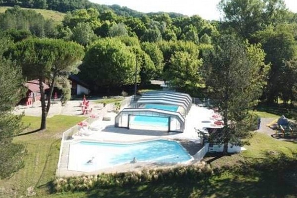 campings/francia/aquitania/lot-y-garona/LacdeNguenou/vue-arienne-piscine.jpg