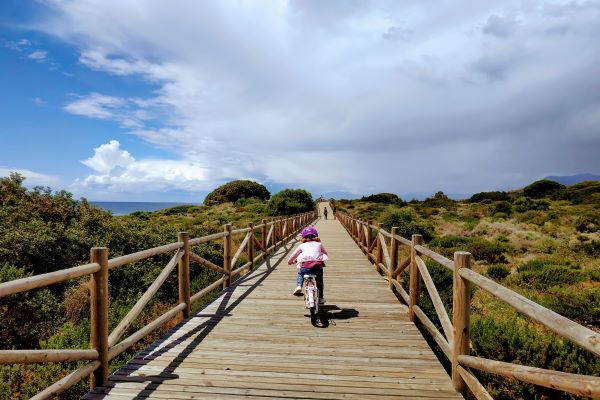 campings/espana/andalucia/malaga/costa-del-sol/CaboPino/dunas-bici.jpg