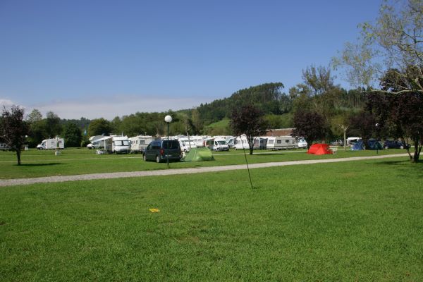 /campings/espana/principado-de-asturias/asturias/costa-verde-este/PlayaSauces/c47e12c6-100f-42dc-9e4a-b045f4e24851.jpg