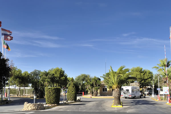 Camping Caravaning la Manga en La Manga del Mar Menor. Guía Vayacamping