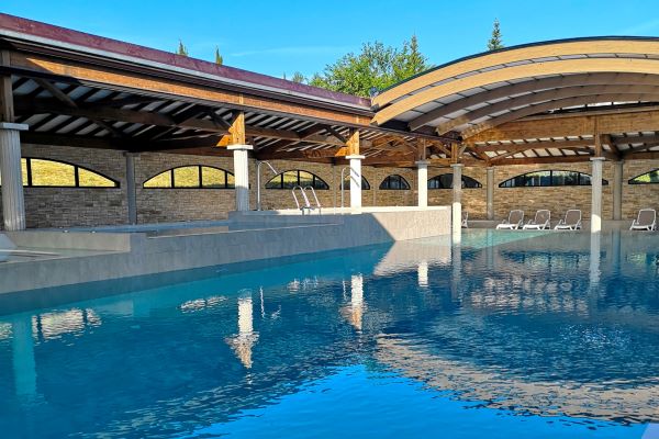 campings/francia/languedoc-rosellon/aude/DomaineArnauteille/espacio-cubierto-1.jpg