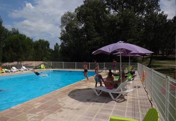 /campings/francia/languedoc-rosellon/gard/LeGraniers/piscine-camping-graniers-personnalise.jpg