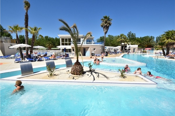 Caravan Park Le Napoleon In Vias Plage Vayacamping