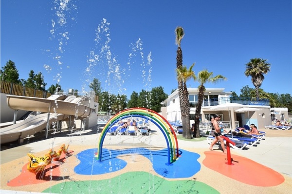 Caravan Park Le Napoleon In Vias Plage Vayacamping