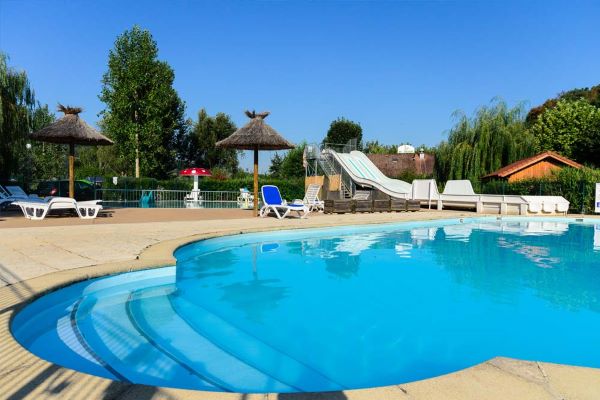/campings/francia/rodano-alpes/ain/IledelaComtesse/piscine.jpg